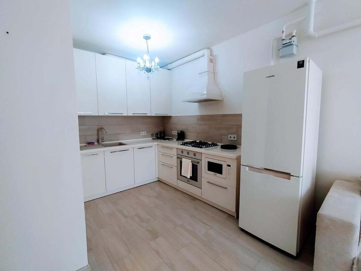 Vanilla Vip Apartment Lviv Exteriör bild